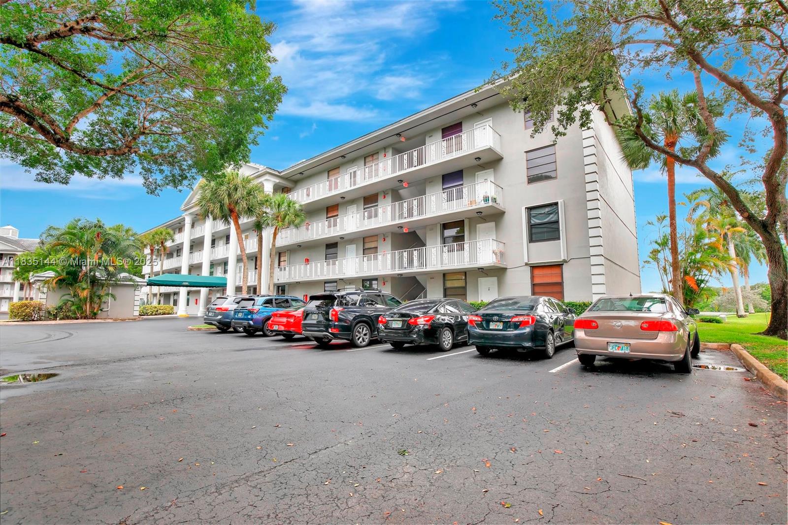 CONDO 16 OF WHITEHALL CON - Residential