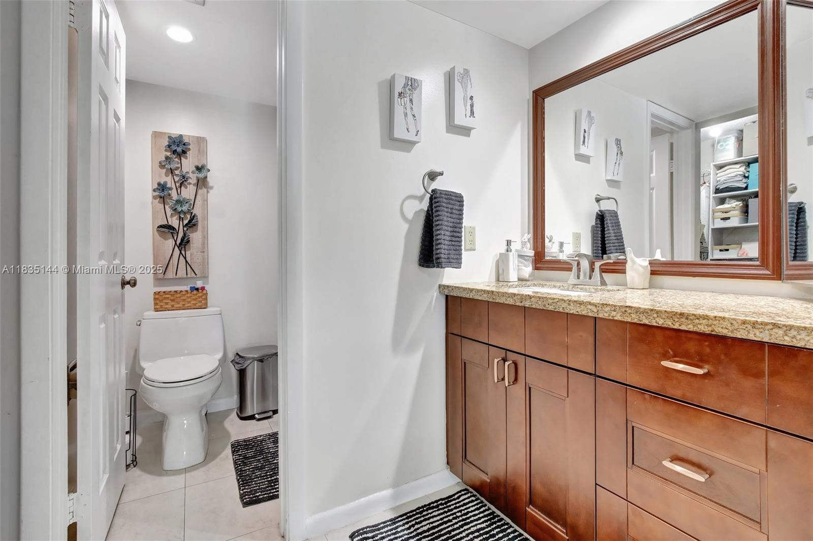 CONDO 16 OF WHITEHALL CON - Residential