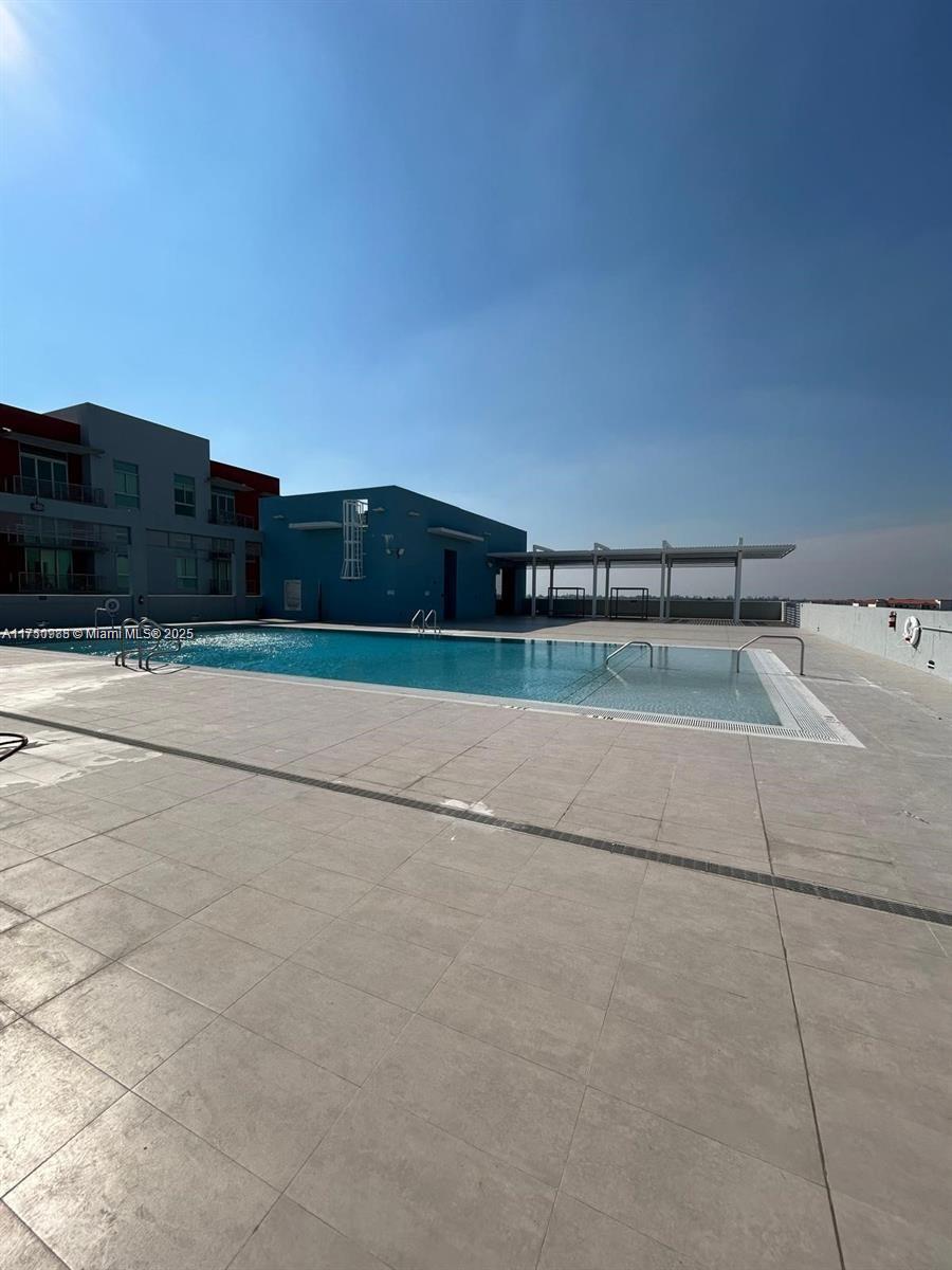 MIDTOWN DORAL CONDO 4 - Residential