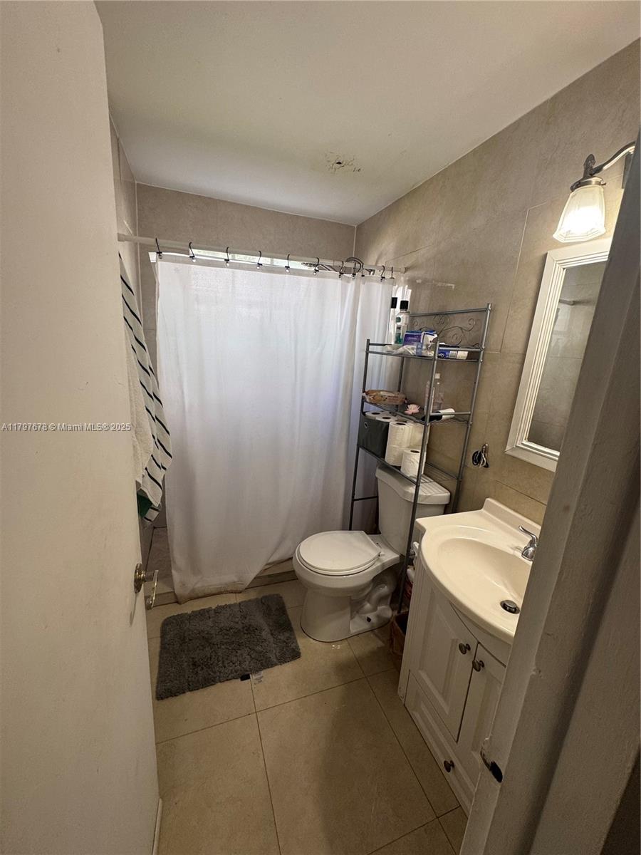 EIGHT PALMS CONDO - Residential