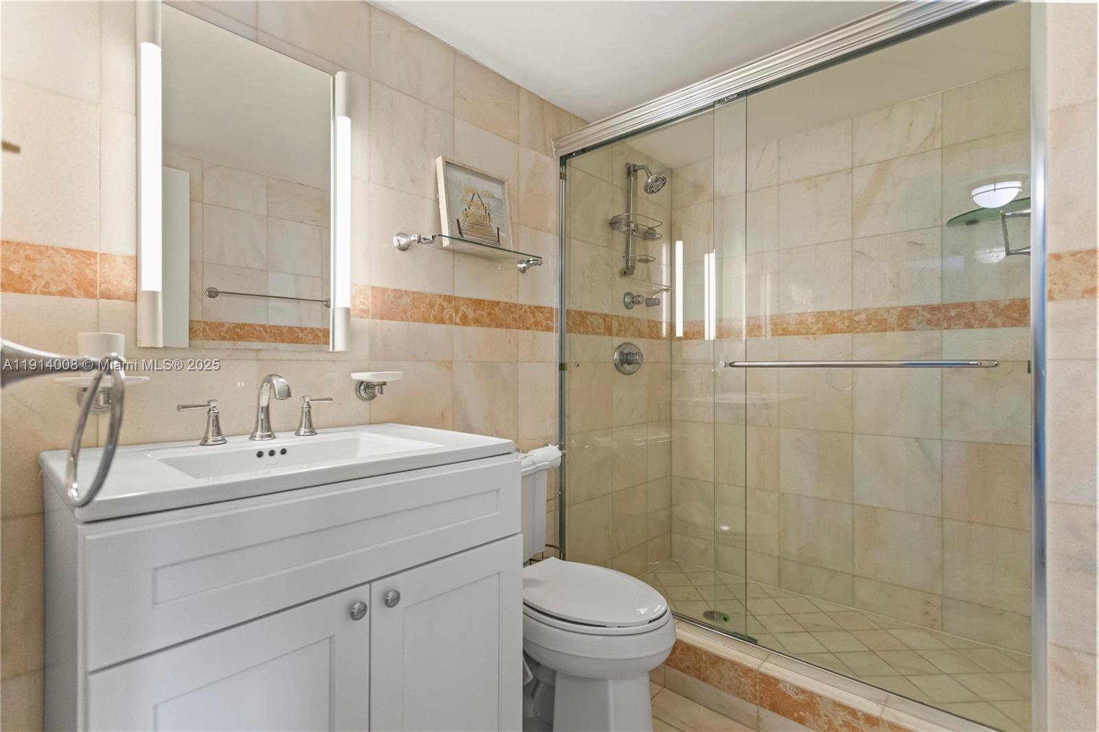 HALLMARK OF HOLLYWOOD CON - Residential