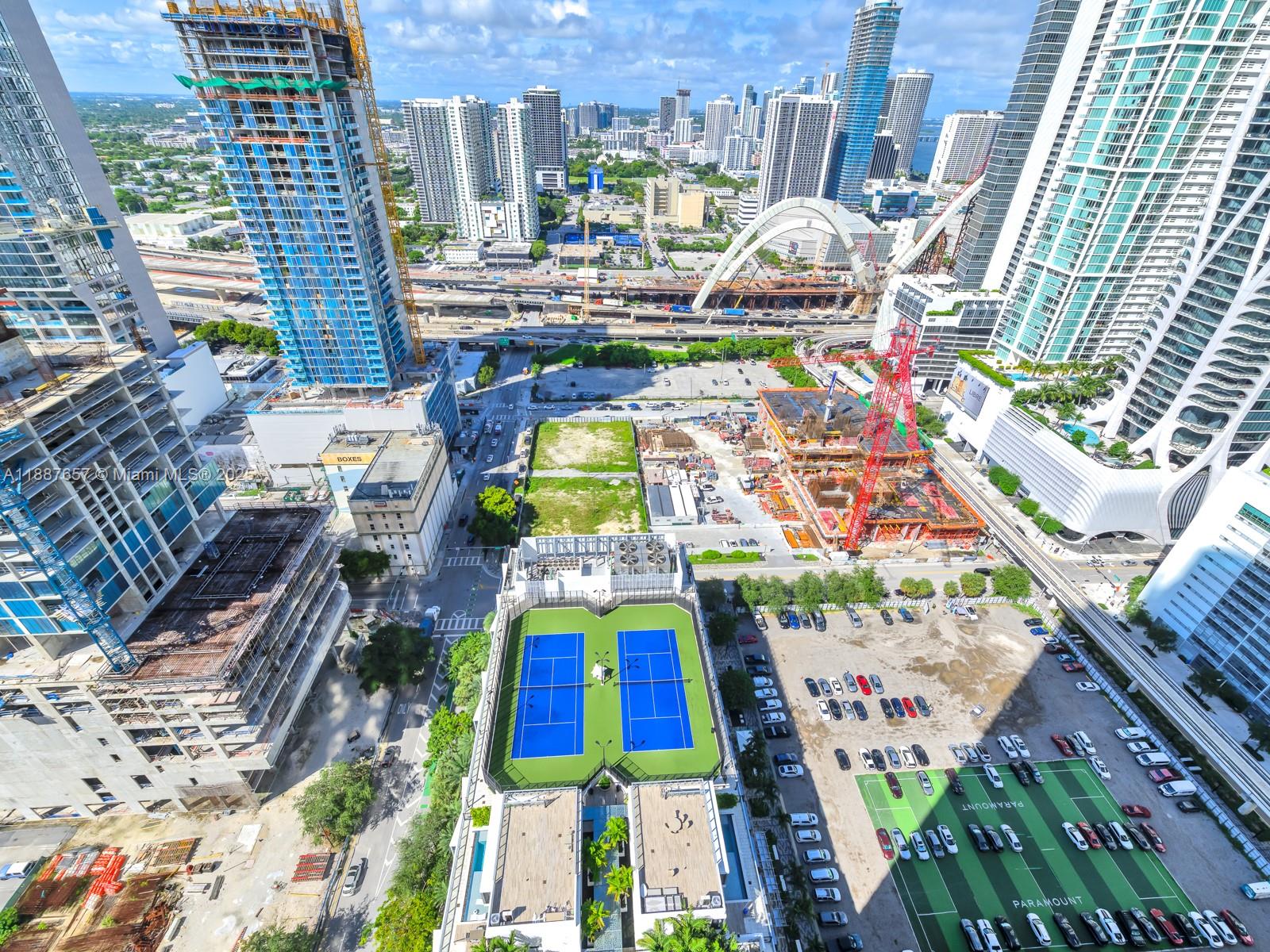 PARAMOUNT MIAMI WORLDCENT - Residential Lease