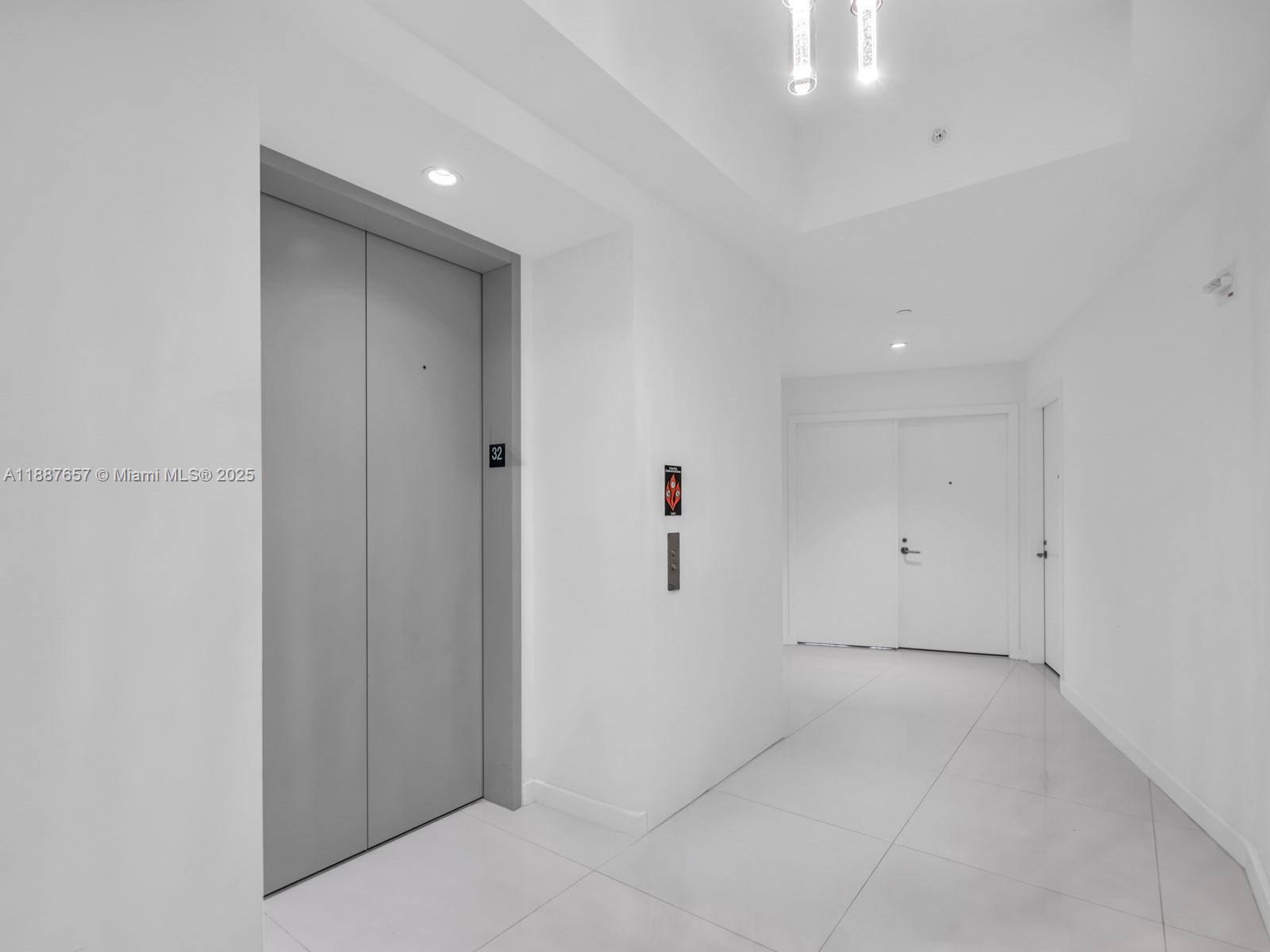 PARAMOUNT MIAMI WORLDCENT - Residential Lease