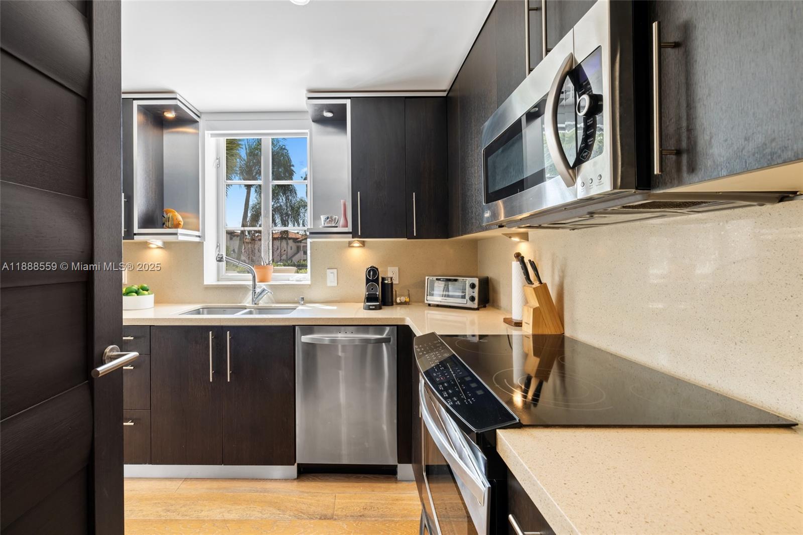 SEASIDE CONDO - Residential Lease