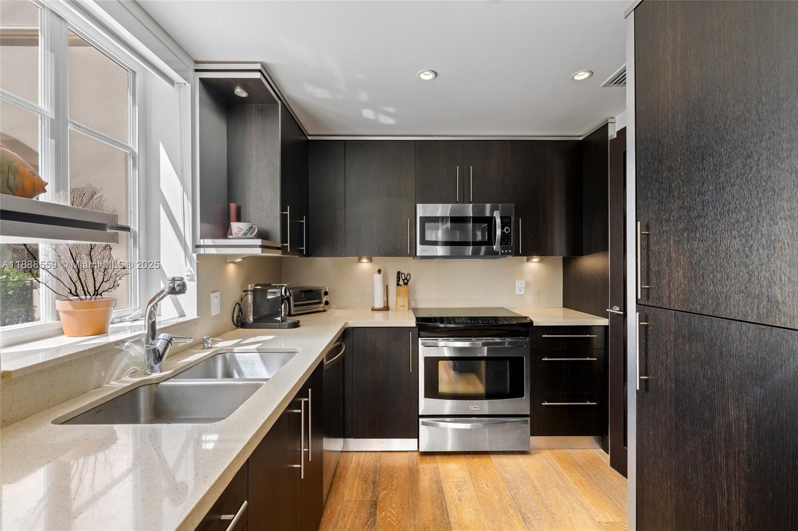 SEASIDE CONDO - Residential Lease