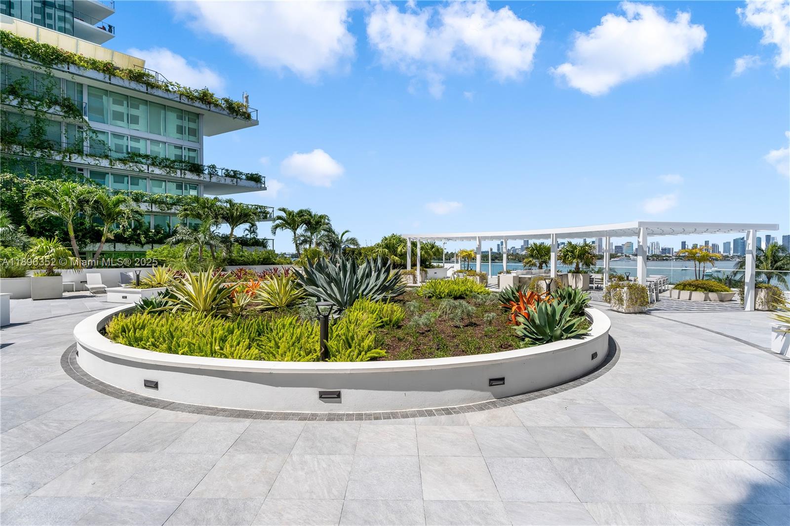 THE WAVERLY AT SOUTH BEAC - Residential