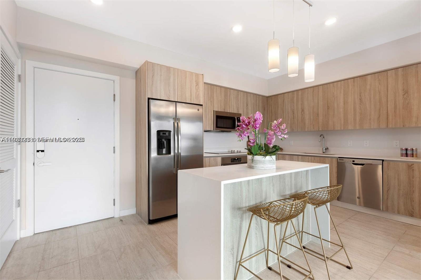 QUADRO CONDO - Residential