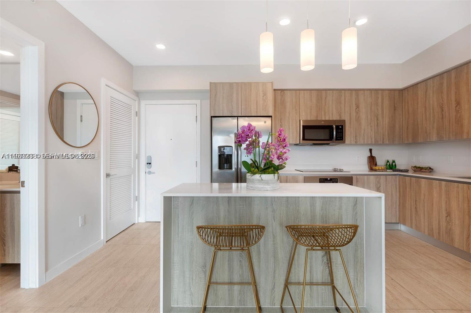 QUADRO CONDO - Residential