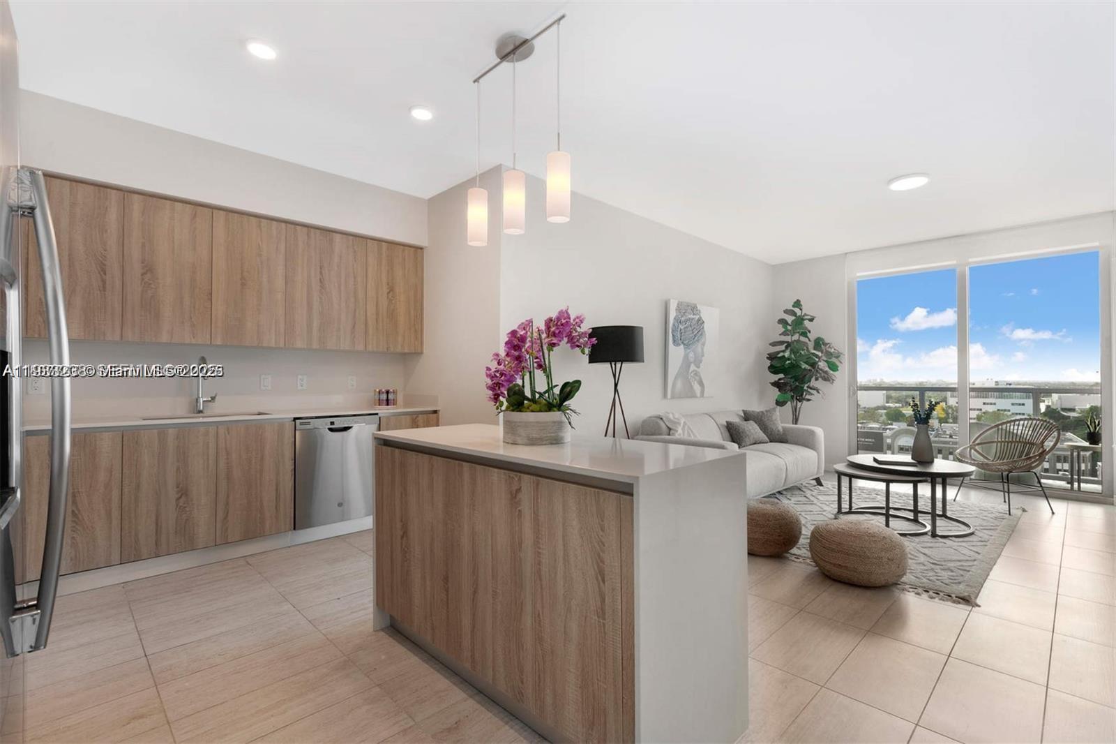 QUADRO CONDO - Residential