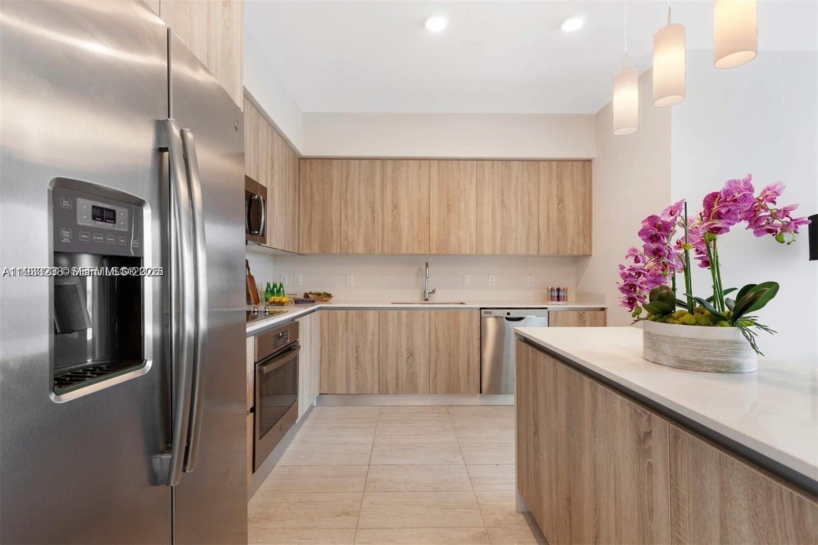 QUADRO CONDO - Residential