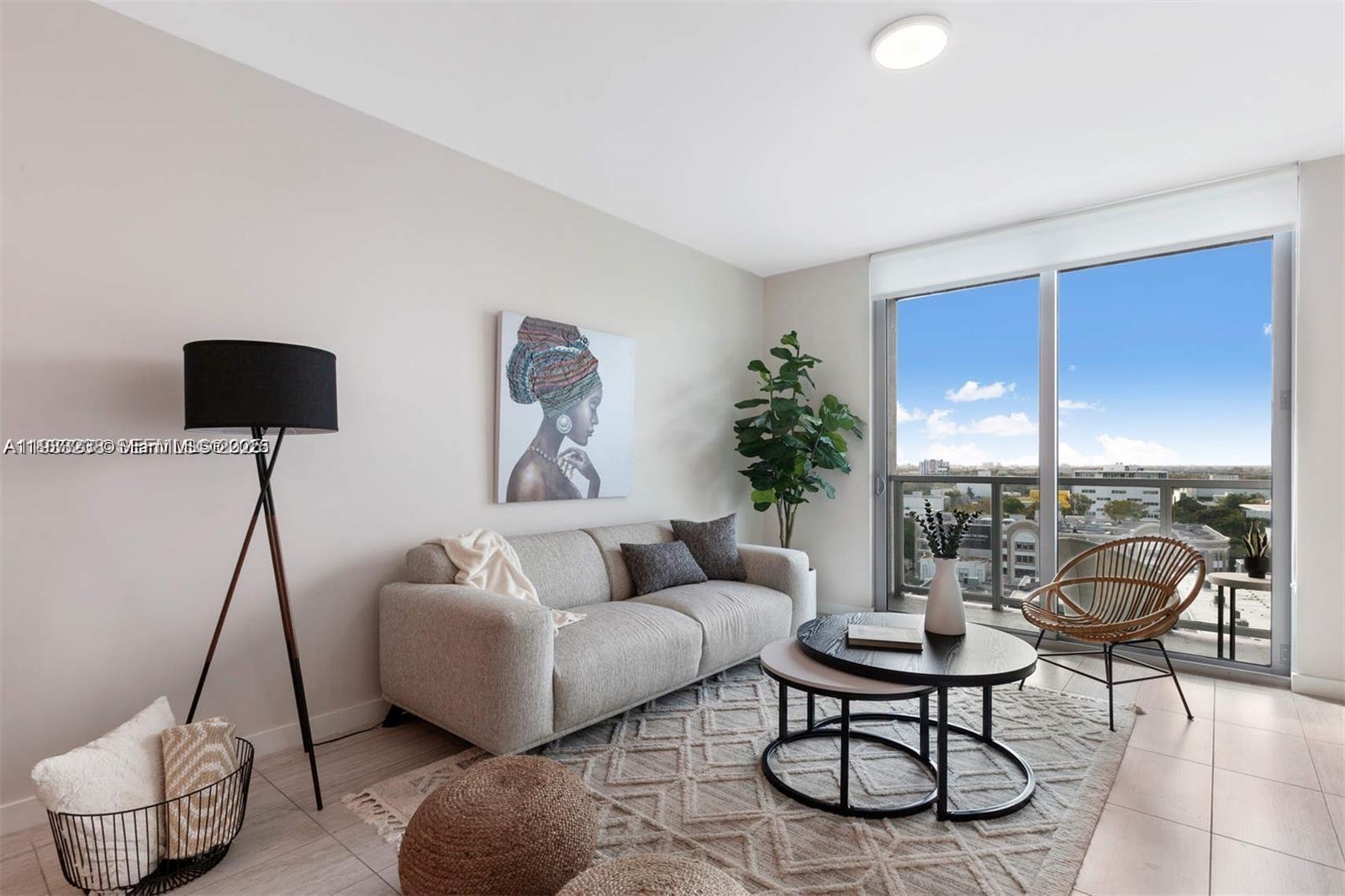 QUADRO CONDO - Residential