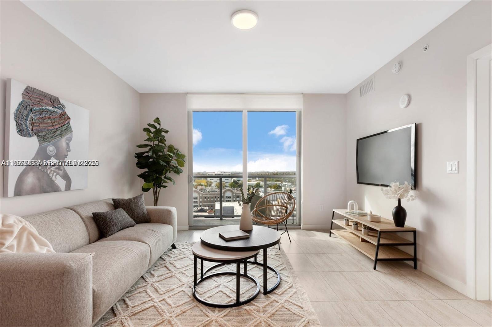 QUADRO CONDO - Residential