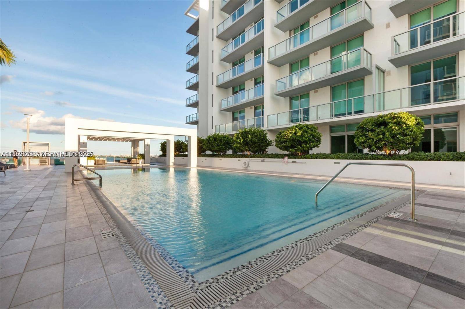 QUADRO CONDO - Residential