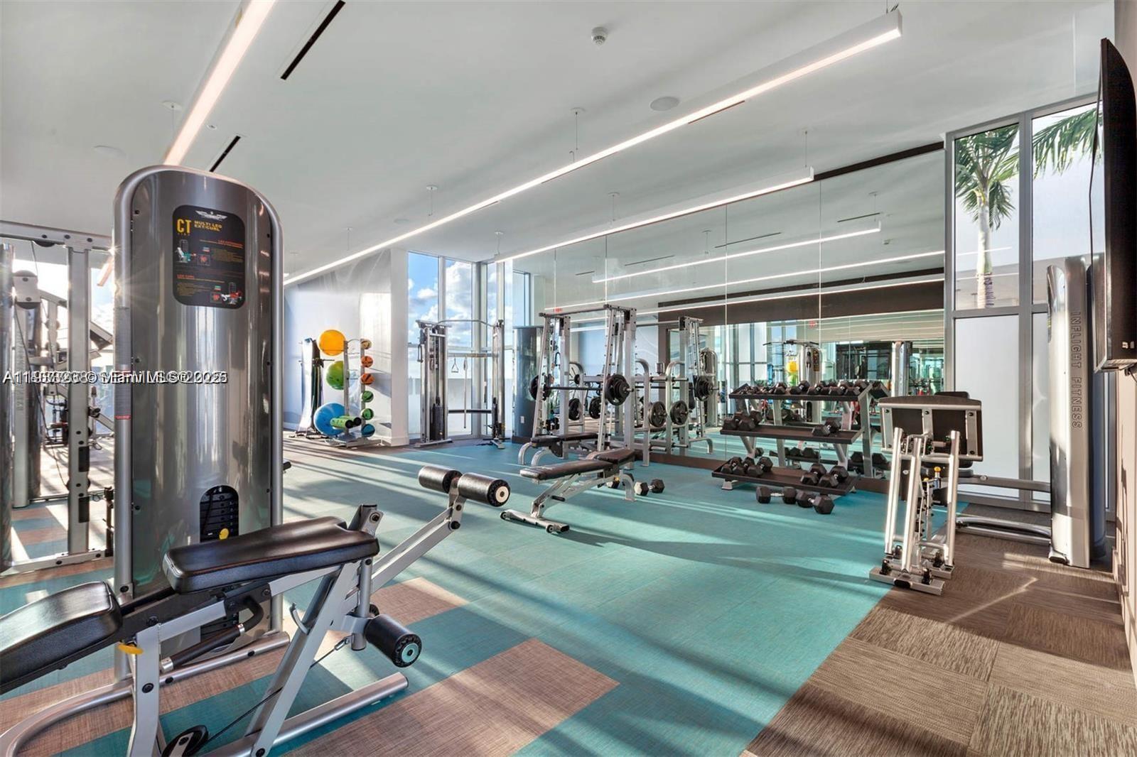 QUADRO CONDO - Residential