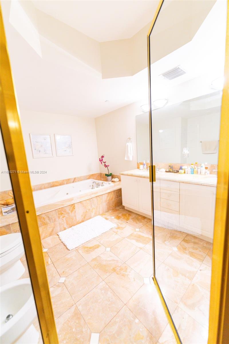 SOLIMAR CONDO - Residential