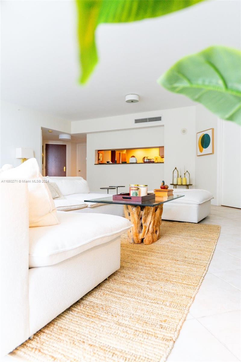 SOLIMAR CONDO - Residential