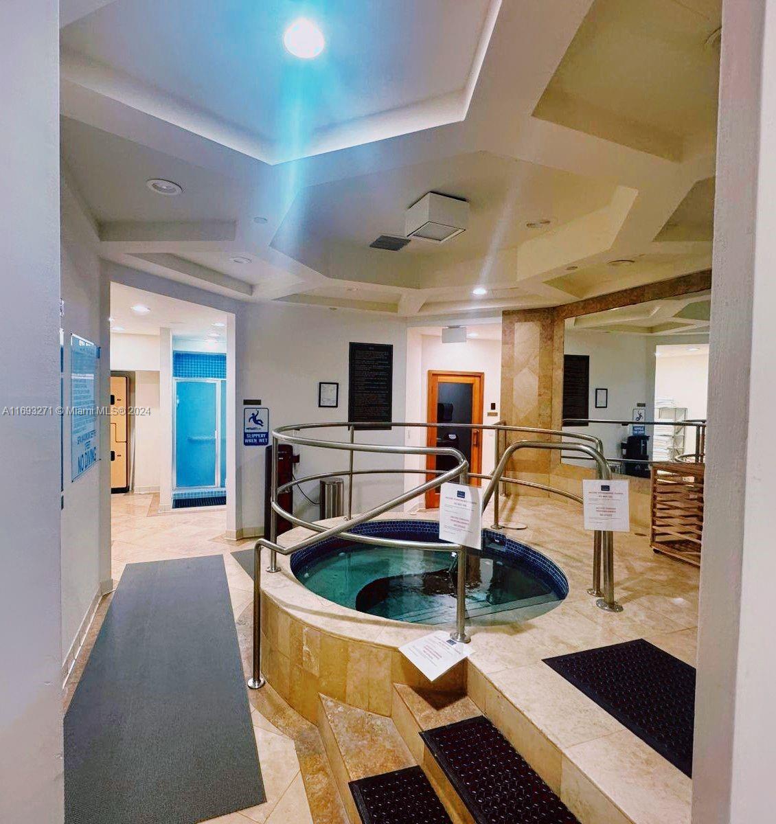 SOLIMAR CONDO - Residential