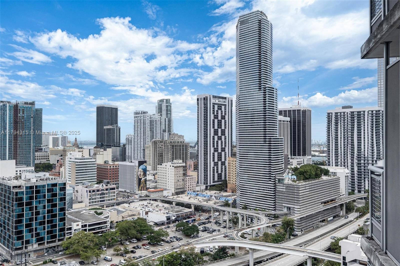 WIND CONDO - Residential