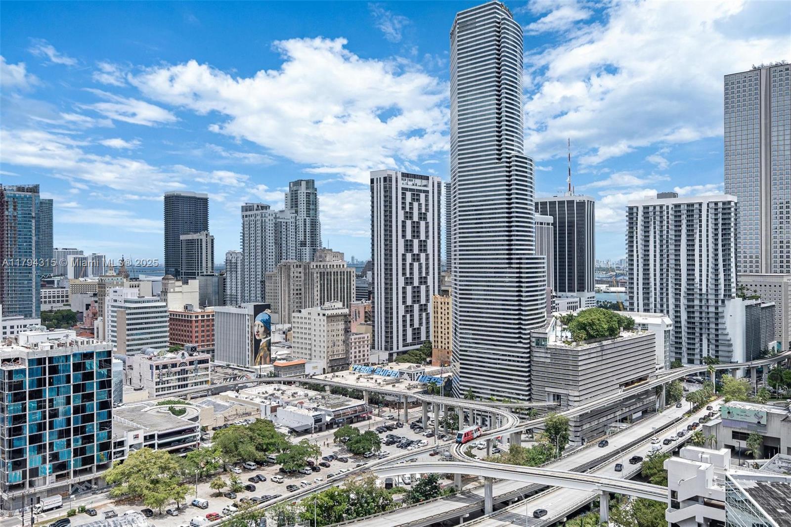 WIND CONDO - Residential