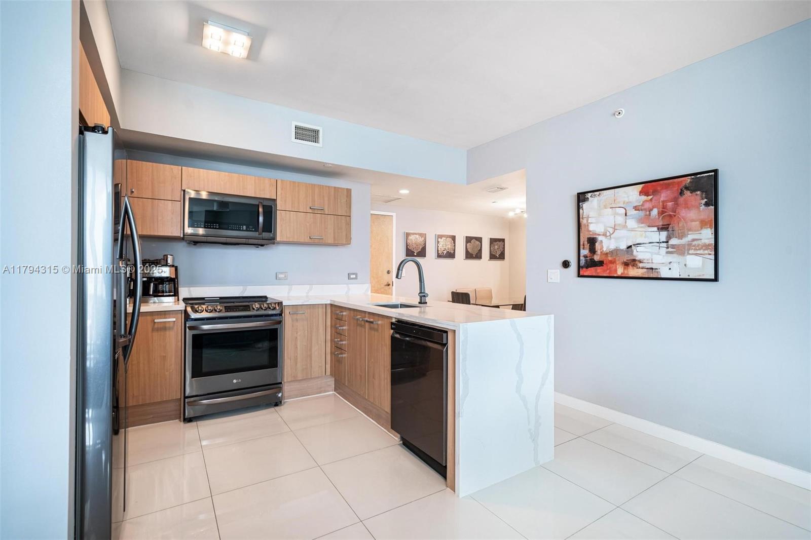 Property for Sale at 350 S Miami Ave 2505, Miami, Broward County, Florida - Bedrooms: 2 
Bathrooms: 2  - $569,000