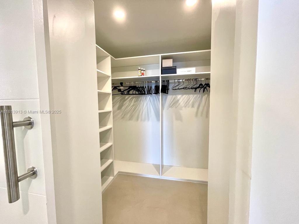 PARKER PLAZA CONDO ESTATE - Residential Lease