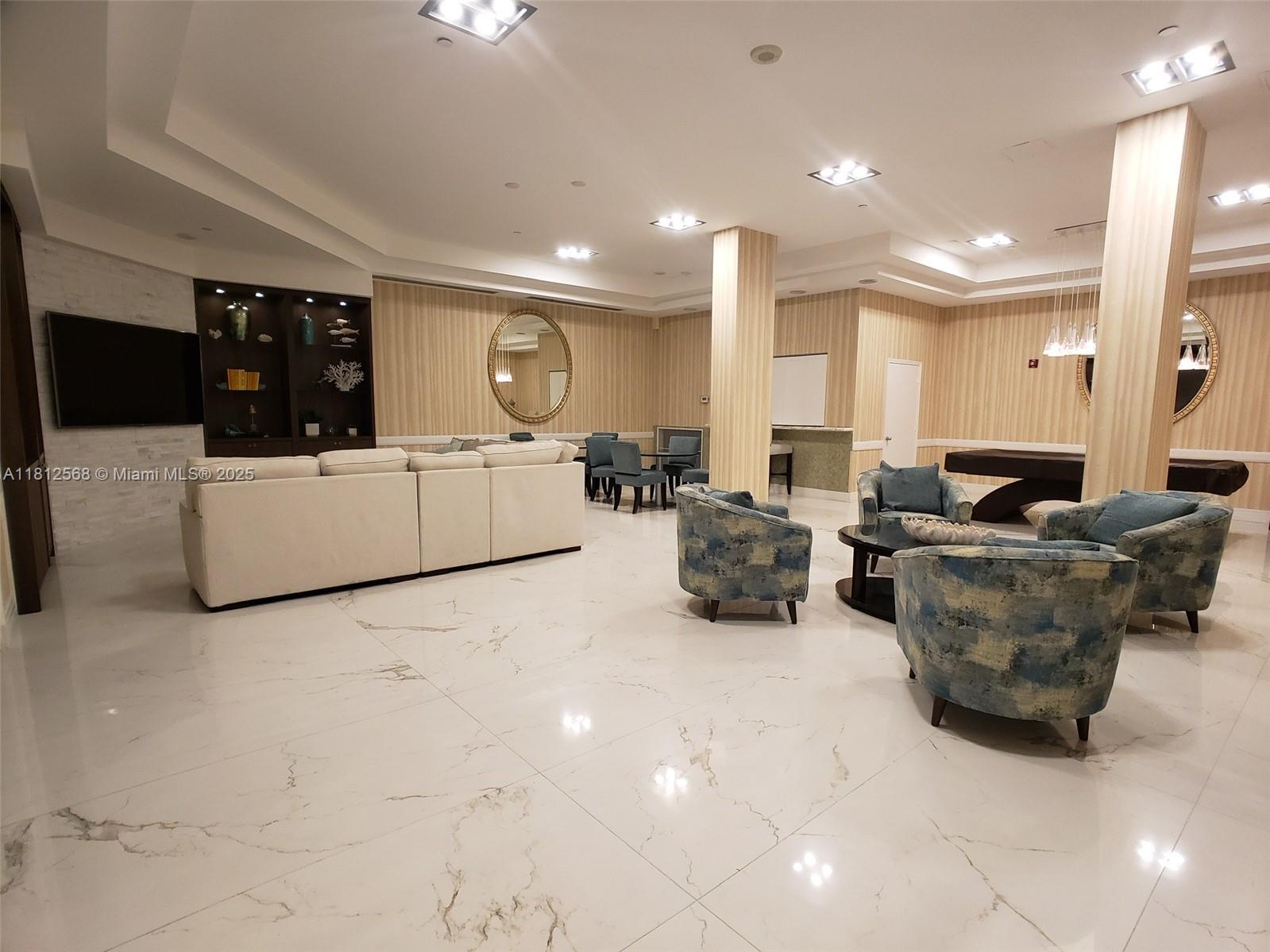 THE COLLINS CONDO - Residential Lease