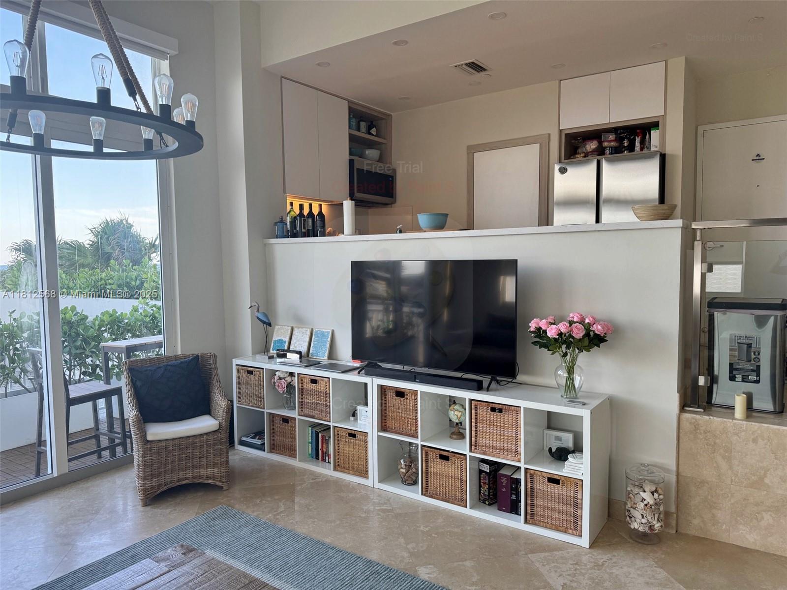 THE COLLINS CONDO - Residential Lease