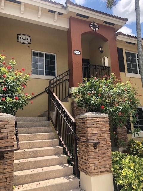 MONTEREY AT MALIBU BAY CO - Residential Lease