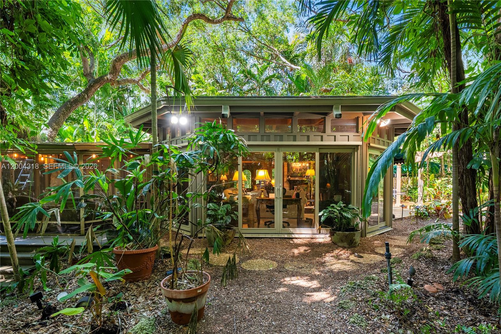 THE MOORINGS PB 31-52 - Residential