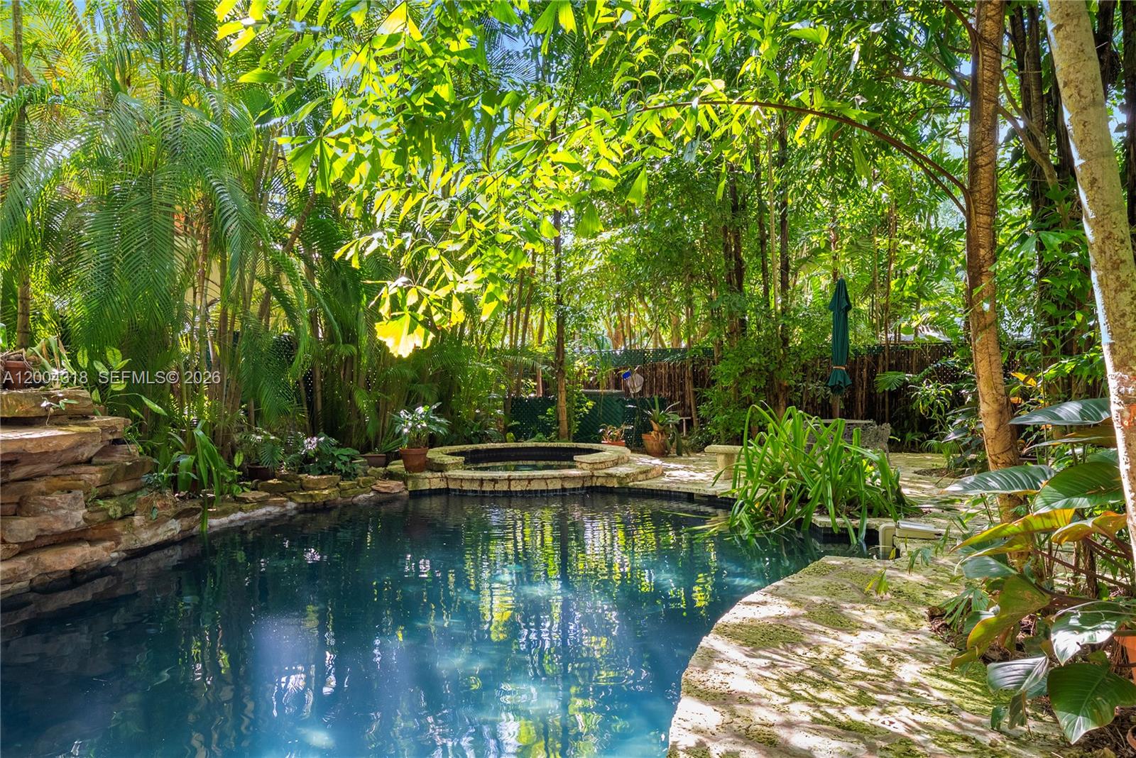 THE MOORINGS PB 31-52 - Residential