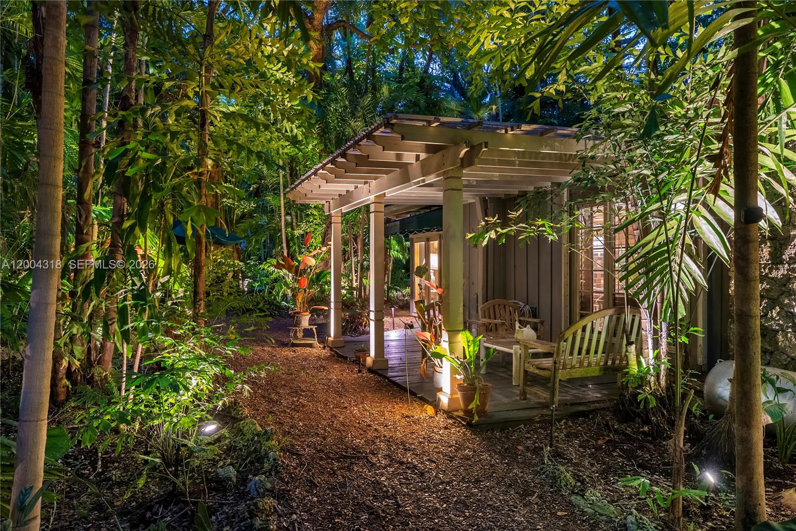 THE MOORINGS PB 31-52 - Residential