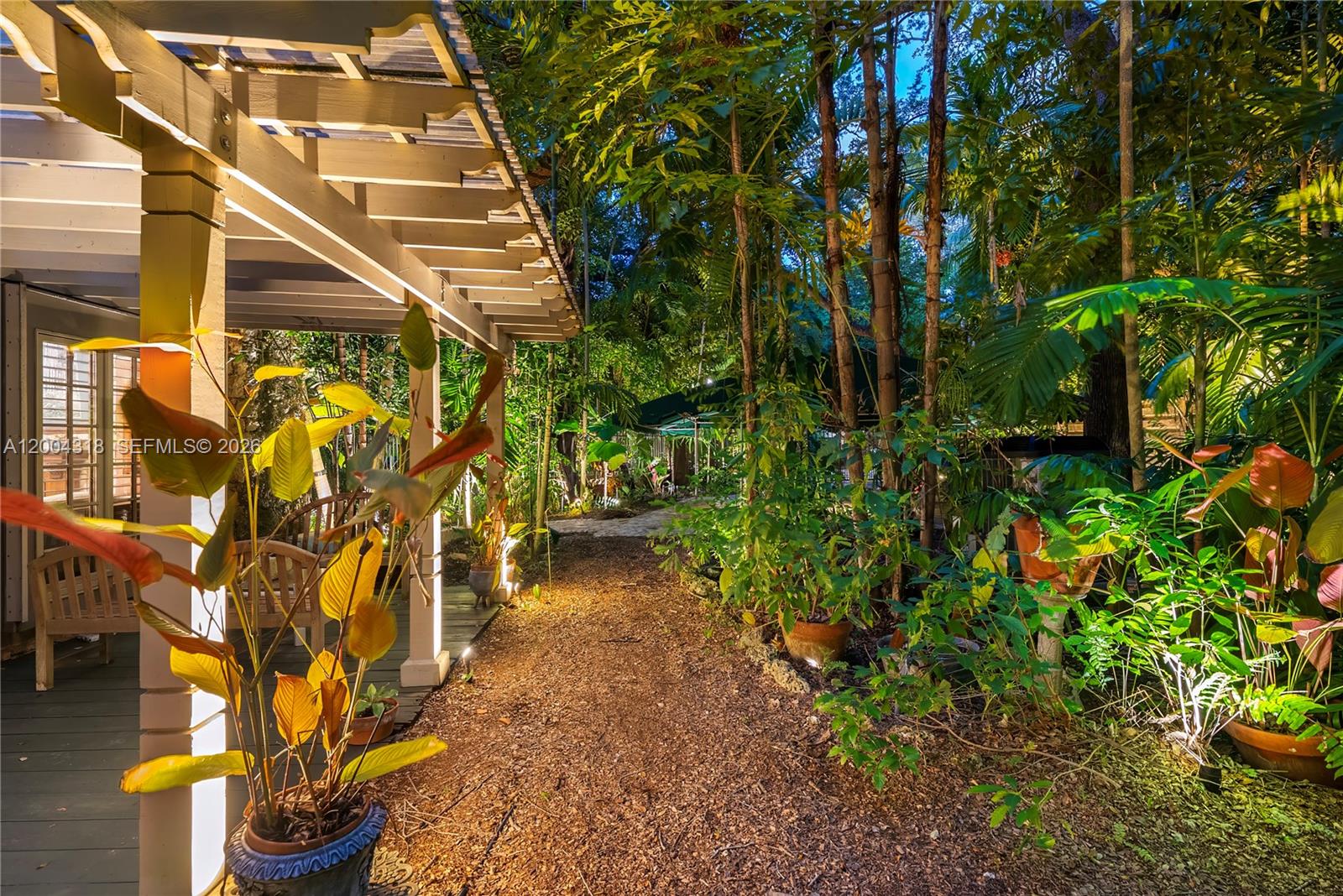 THE MOORINGS PB 31-52 - Residential