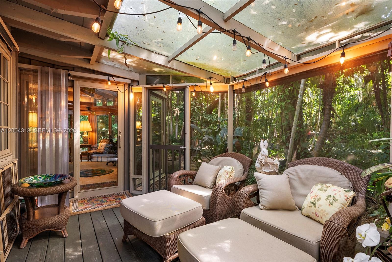 THE MOORINGS PB 31-52 - Residential