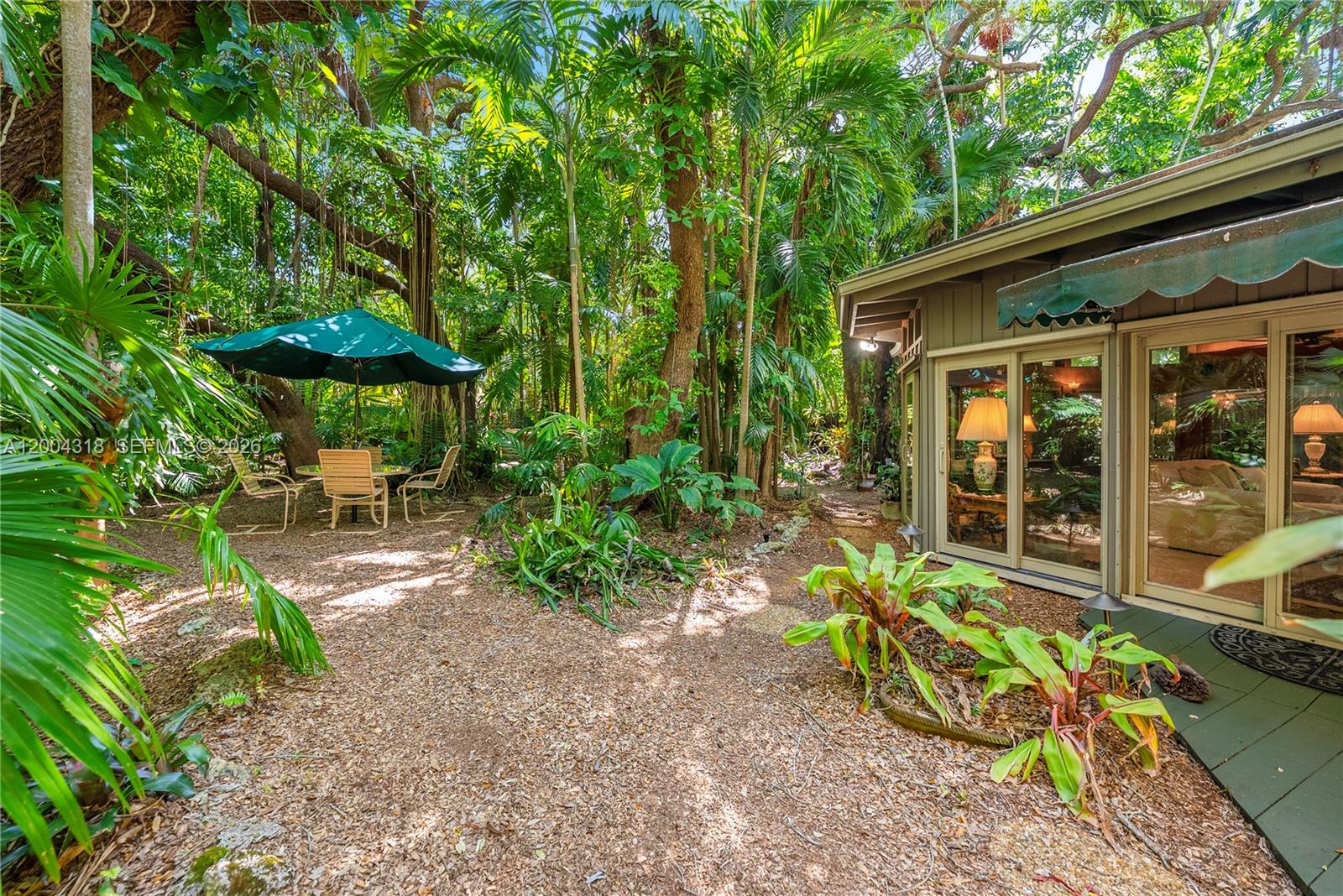 THE MOORINGS PB 31-52 - Residential