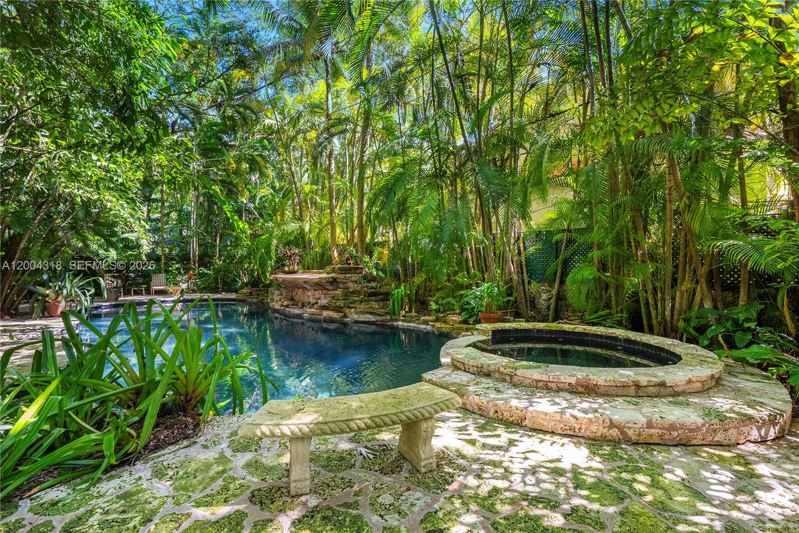 THE MOORINGS PB 31-52 - Residential