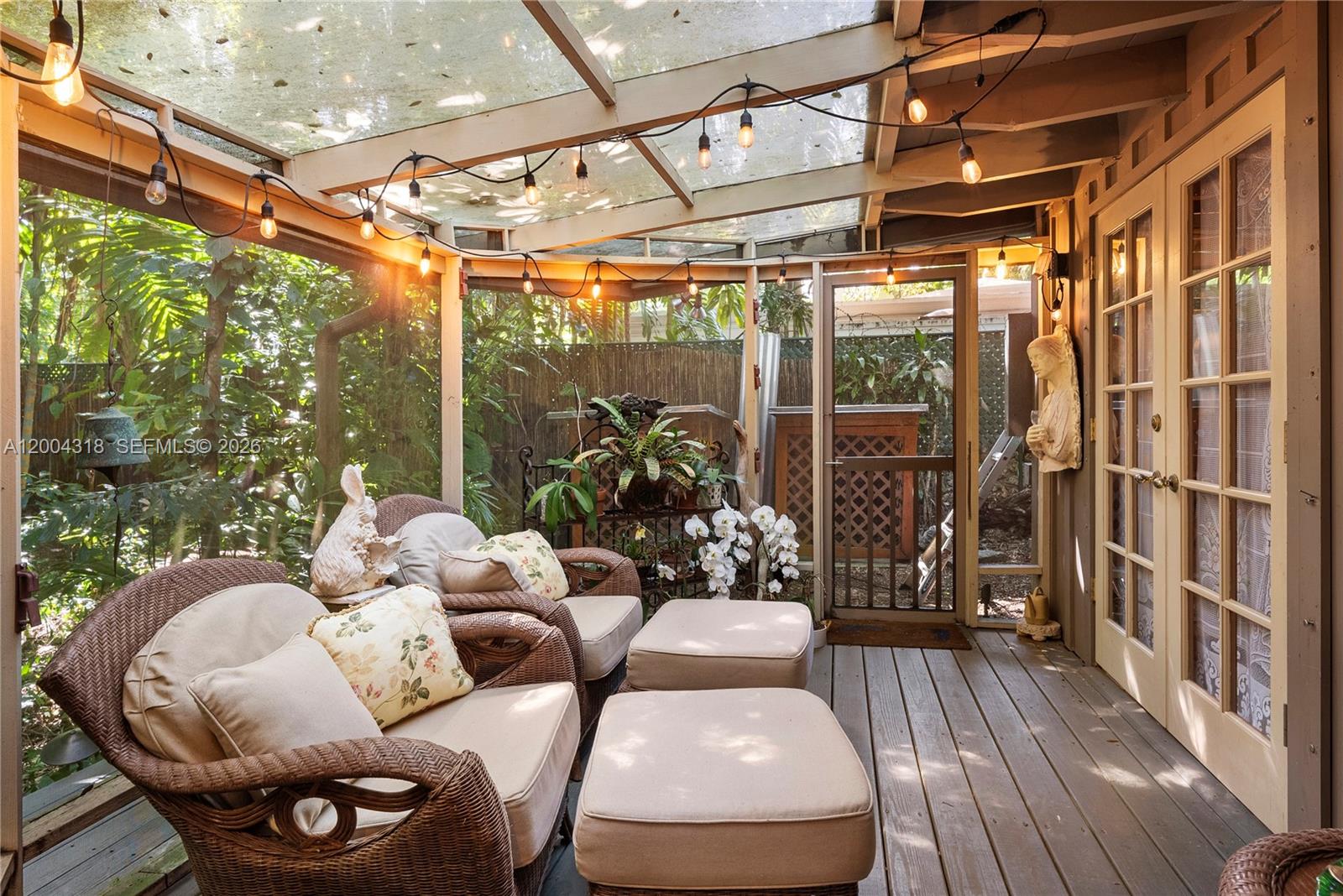 THE MOORINGS PB 31-52 - Residential