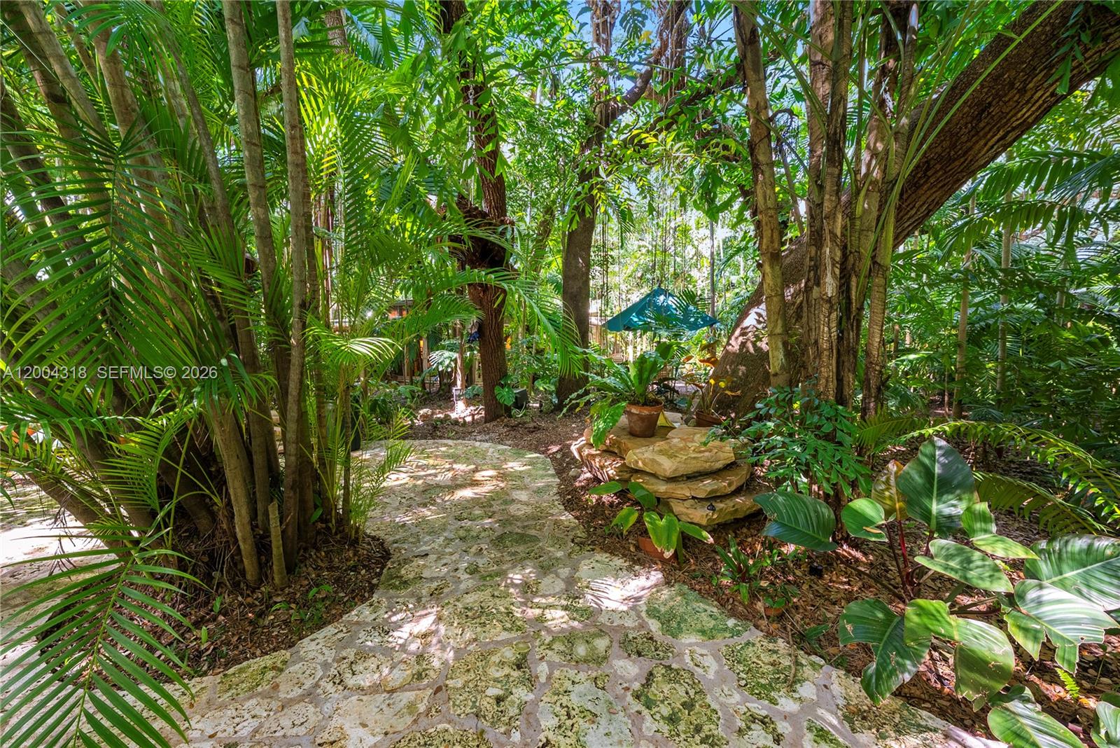 THE MOORINGS PB 31-52 - Residential