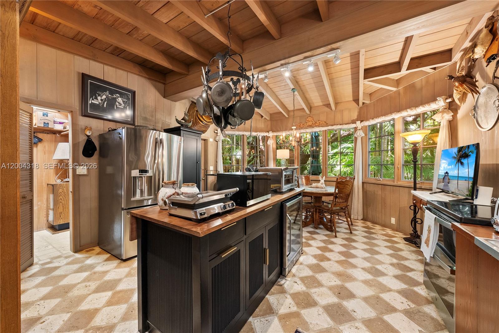 THE MOORINGS PB 31-52 - Residential