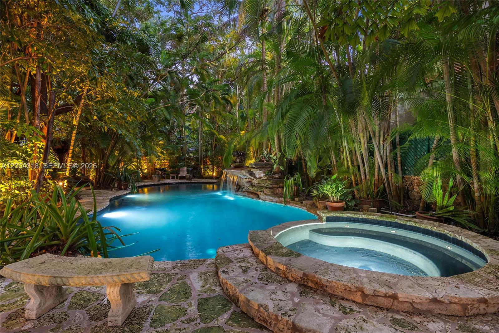 THE MOORINGS PB 31-52 - Residential