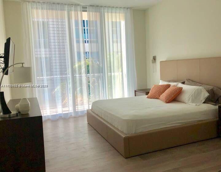 COSTA HOLLYWOOD CONDO - Residential