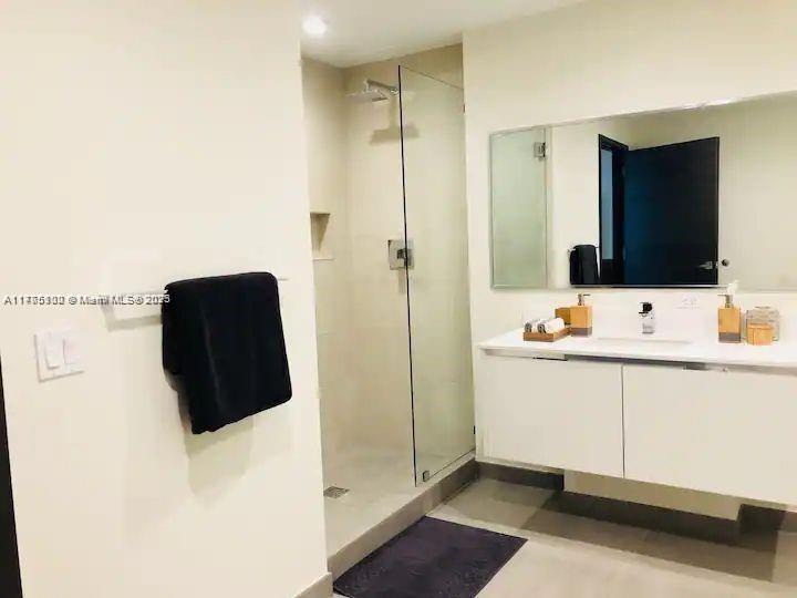 COSTA HOLLYWOOD CONDO - Residential