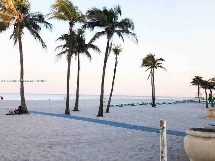 777 N Ocean Dr N322