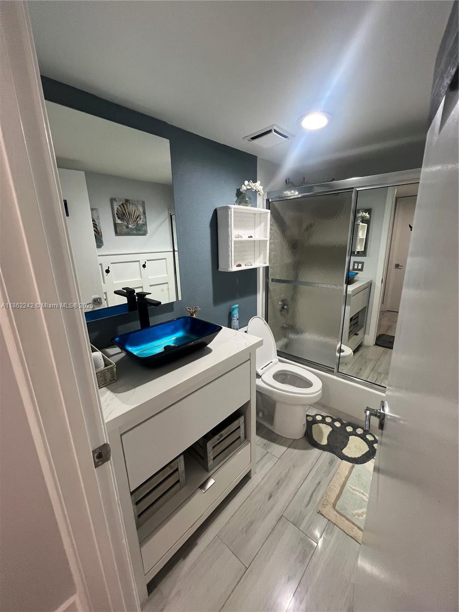 OCEAN DUNES CONDOMINIUM - Residential