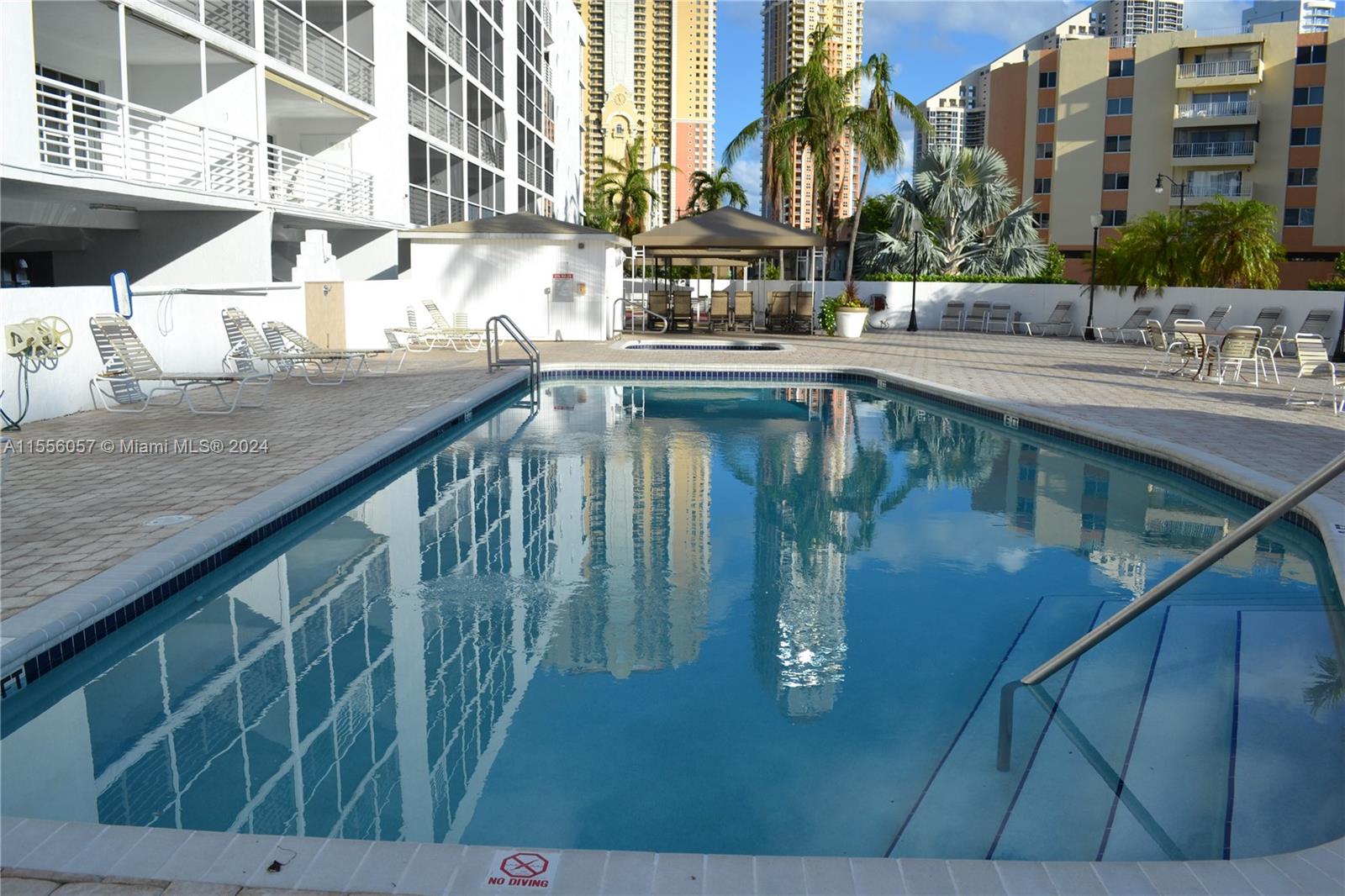 Rental Property at 17801 N Bay Rd 412, Sunny Isles Beach, Miami-Dade County, Florida - Bedrooms: 2 
Bathrooms: 2  - $3,000 MO.