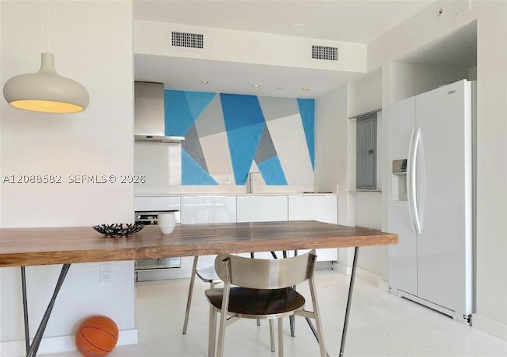 1035 West Ave 704