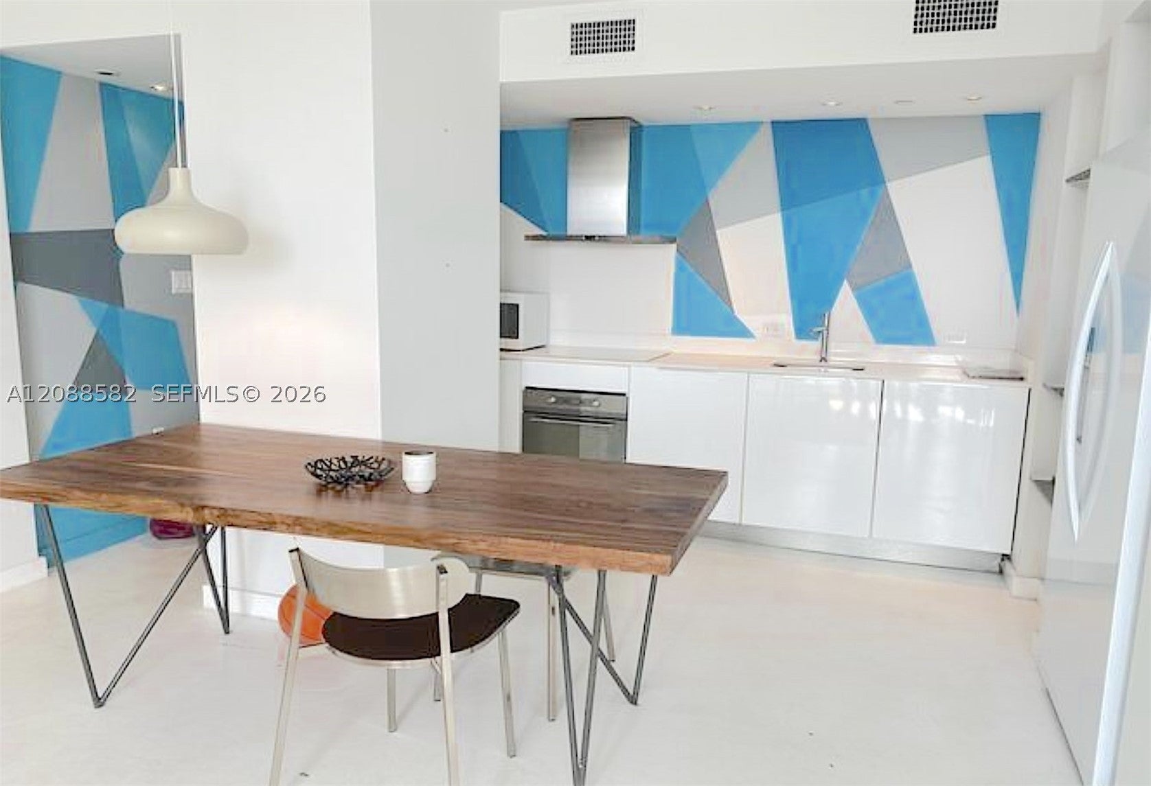 1035 West Ave 704