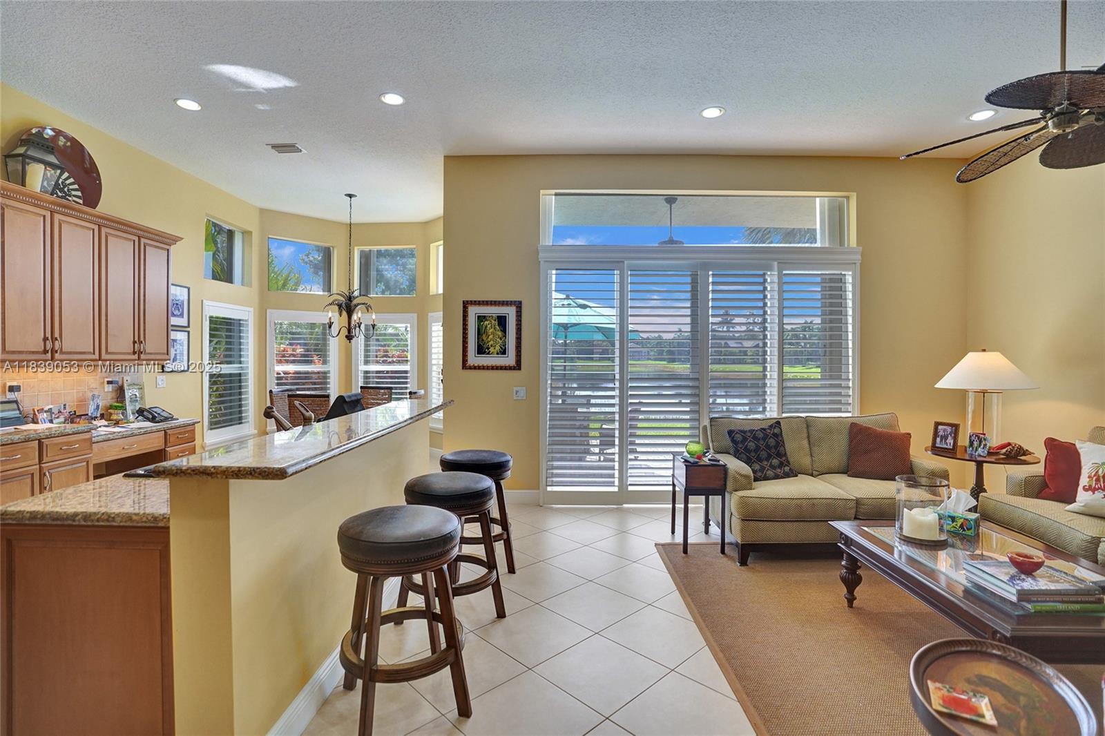 VALENCIA PALMS - Residential