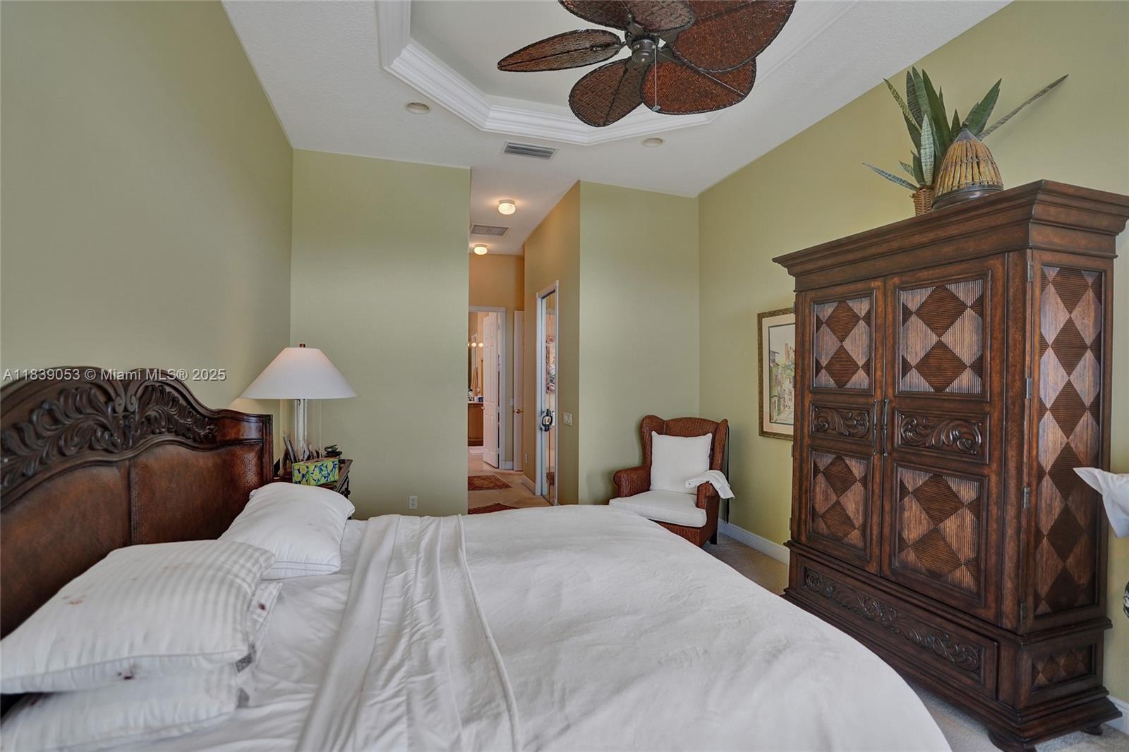 VALENCIA PALMS - Residential