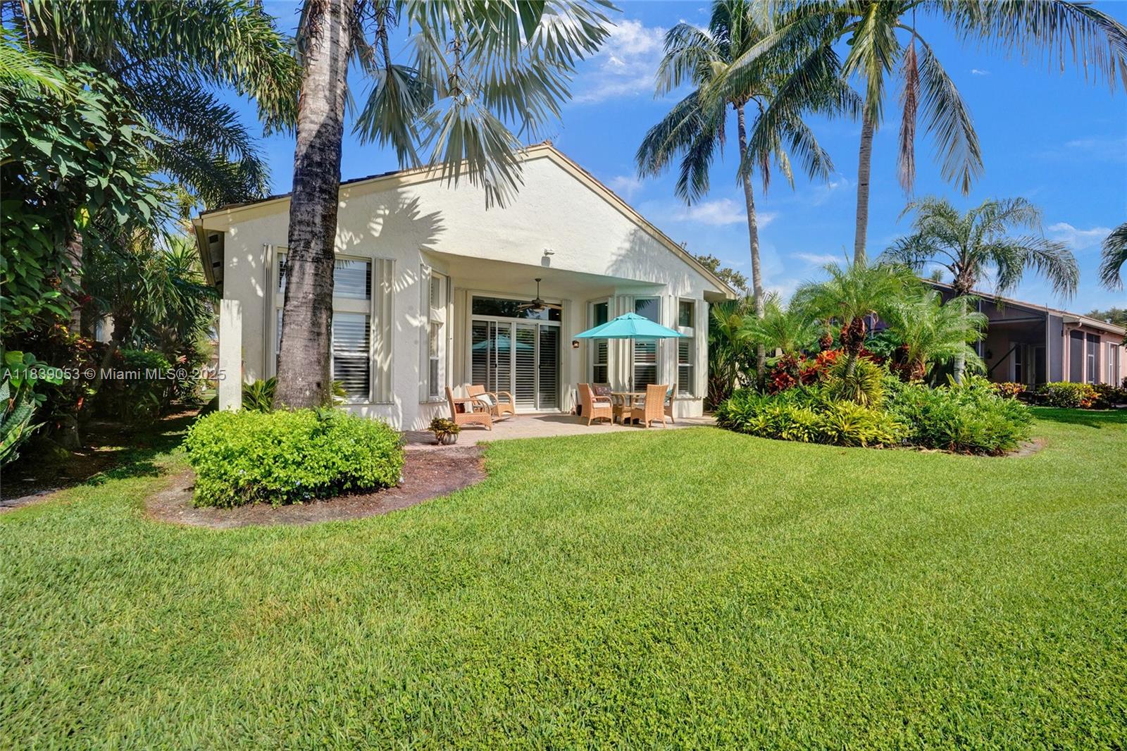 VALENCIA PALMS - Residential