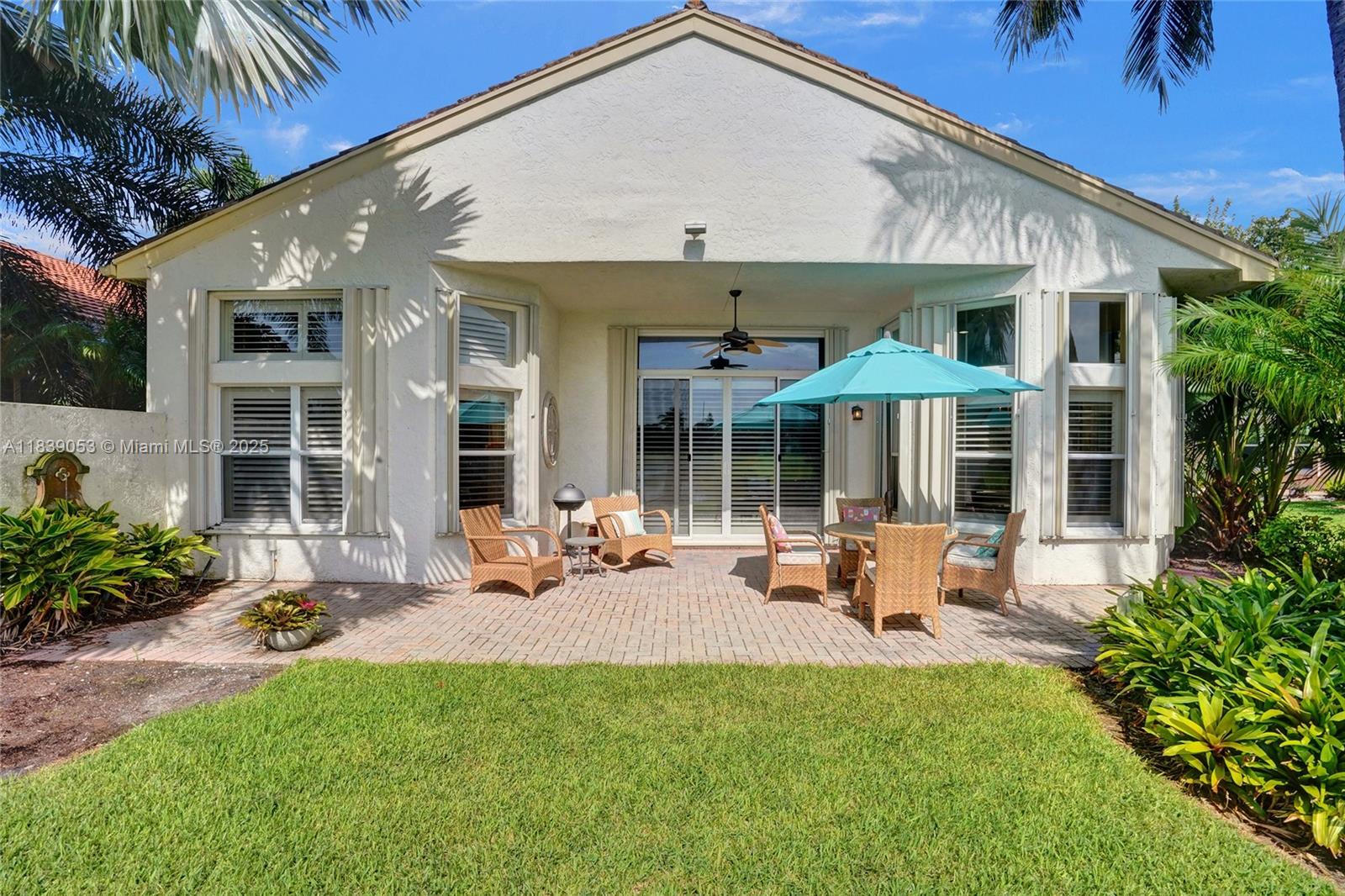VALENCIA PALMS - Residential